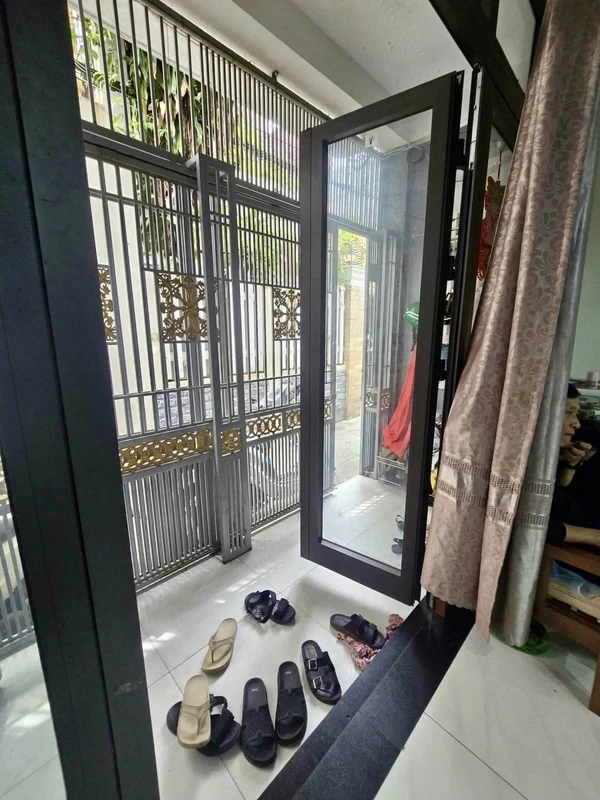 Bán nhà 2 tầng 38m2 sát mặt tiền đường Trần Cao Vân giá 2,68 tỷ