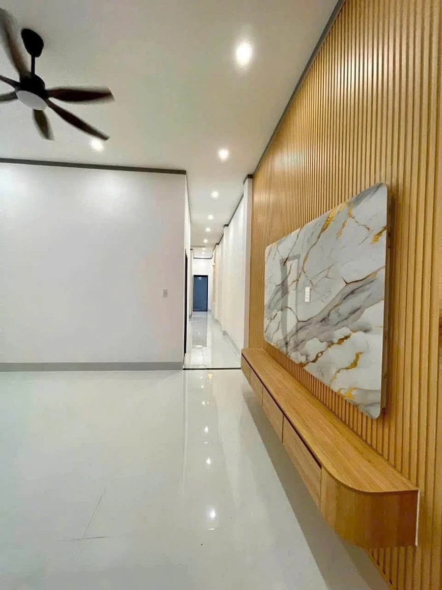 Bán nhà mới xây liền kề 5x28,5m, đường nhựa 20m tại Long Hoa, Tây Ninh, giá 1,27 tỷ/căn - Ảnh thu nhỏ 5
