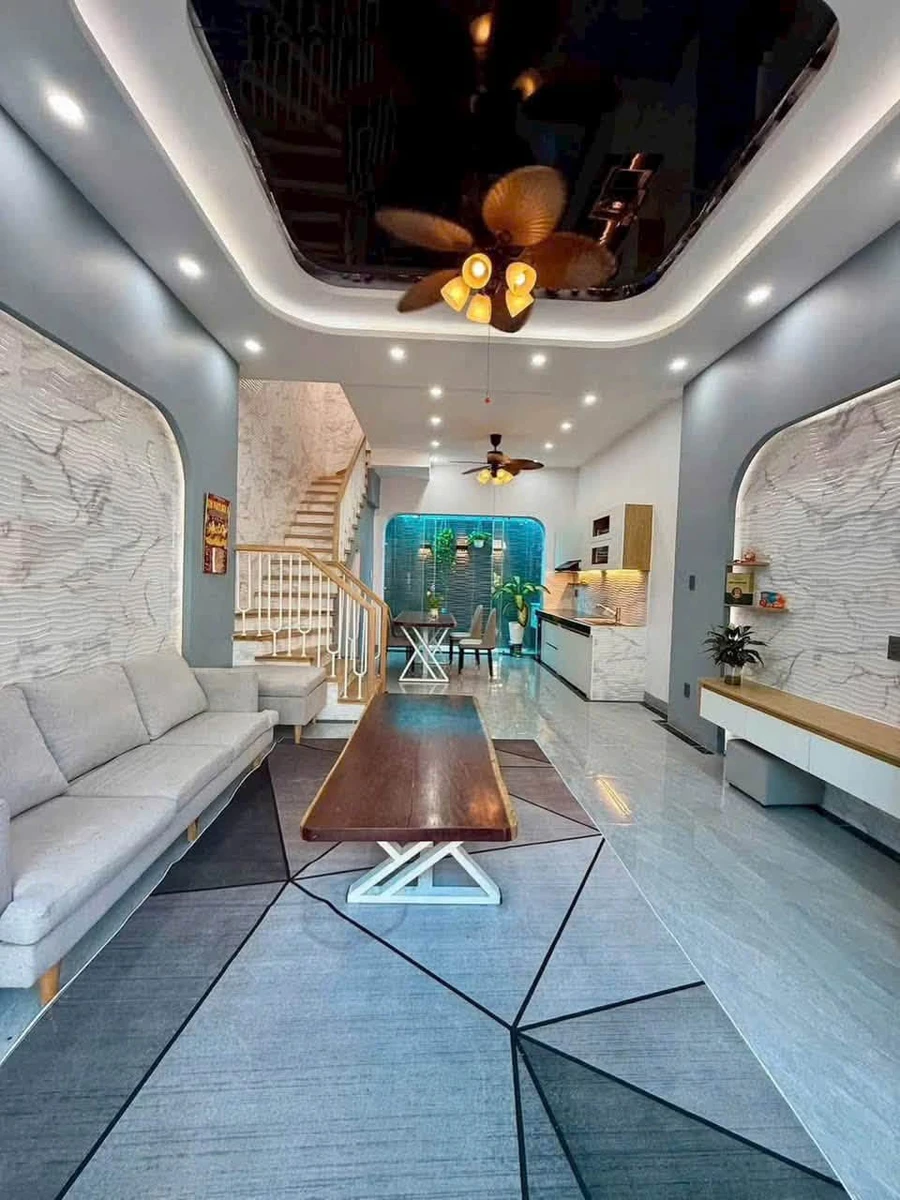 Bán nhà 3 lầu 4PN 116m2 Nguyễn Duy Trinh Quận 9 giá 4,7 tỷ - Ảnh thu nhỏ 2