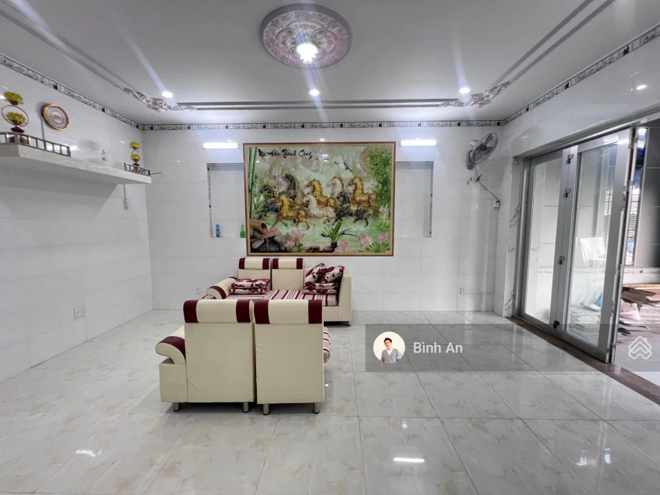 Bán căn Shophouse đã hoàn thiện mới 100% KĐT Oasis City, 4PN, 3WC, trục đường đẹp dự án - Ảnh thu nhỏ 2