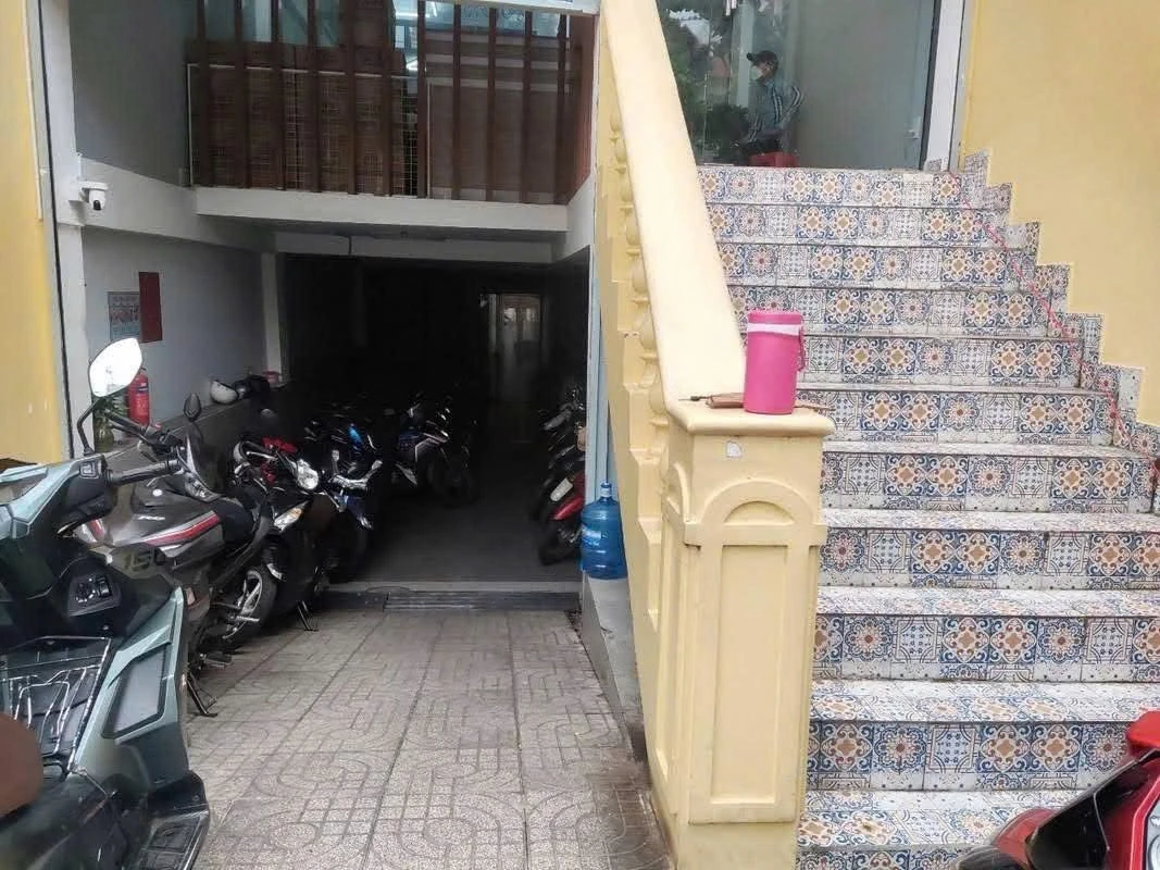 Bán tòa nhà mặt tiền Phạm Huy Thông, 79,8m², hầm + thang máy, giá 24,7 tỷ - Ảnh 1