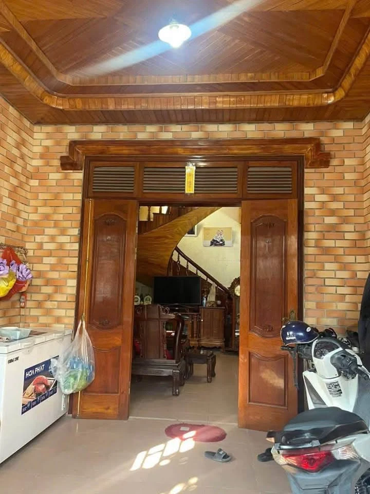Bán nhà mặt tiền Lê Hồng Phong Quận 1, 92m2, 5.6 tỷ - Ảnh thu nhỏ 3