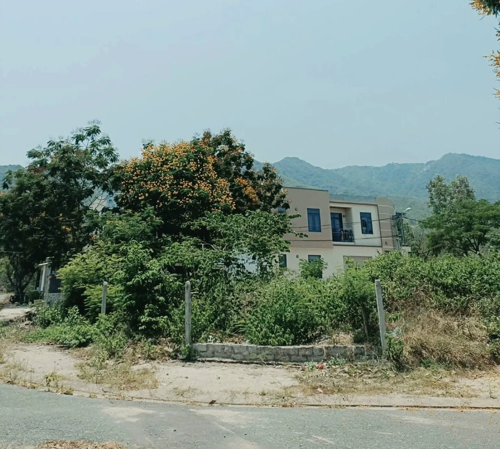 Bán lô góc 81m2 Đất Lành Nha Trang hơn 3 tỷ - Ảnh 1