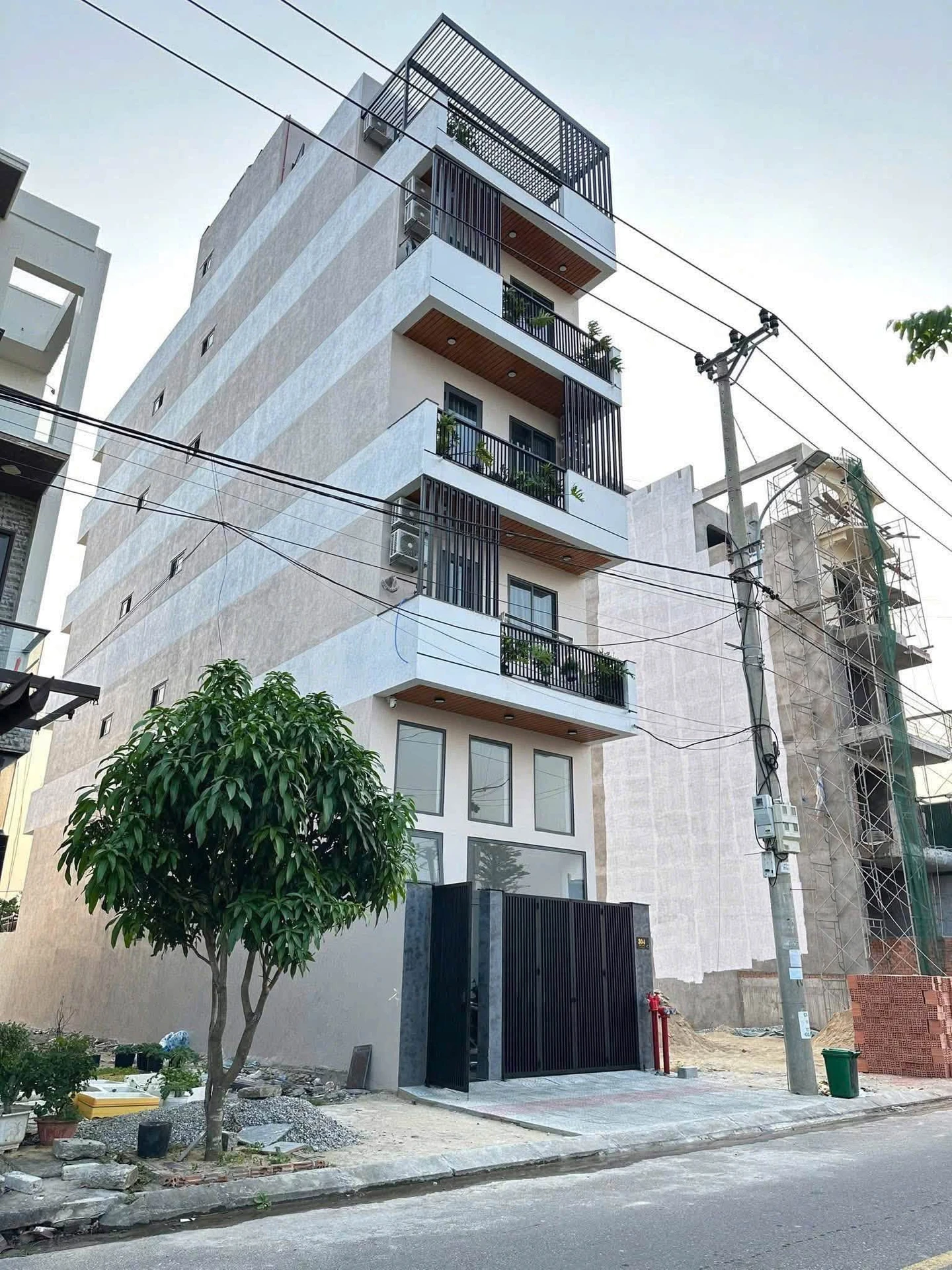 Bán CHDV 6 tầng 615m², 19 studio ở Đầm Sen, Khánh Hòa, 14 tỷ - Ảnh 1