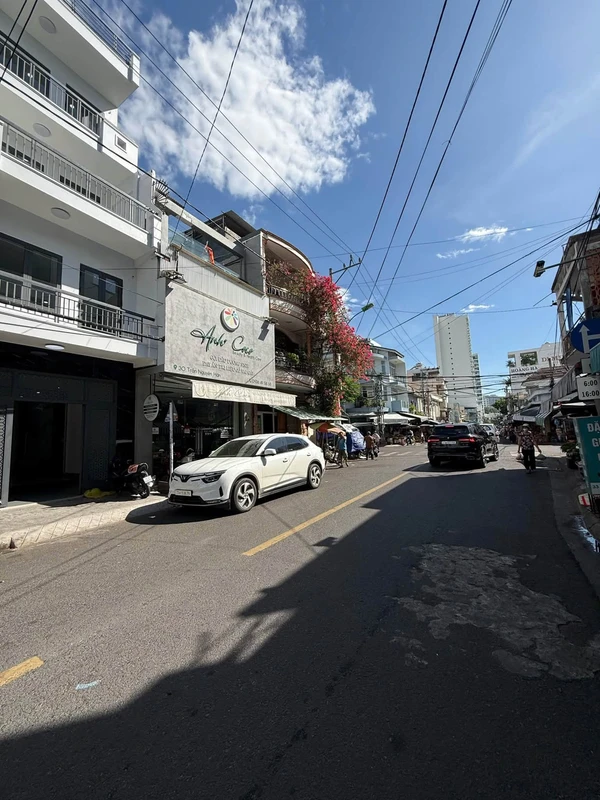 Bán nhà 4 tầng mặt tiền Trần Nguyên Hãn, Nha Trang, 112m²