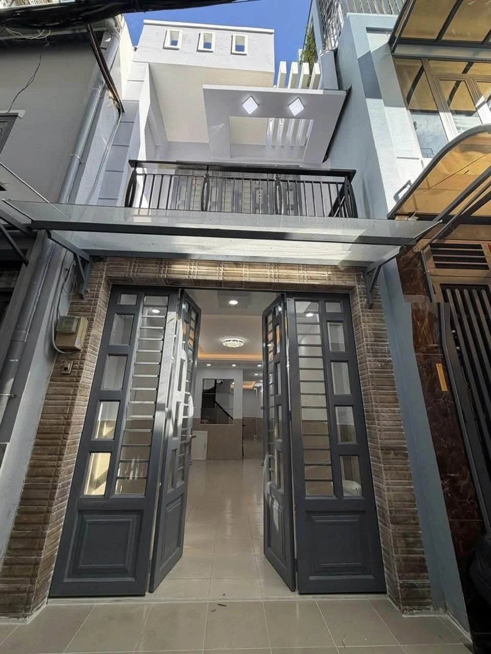 Bán nhà mặt tiền Trần Hưng Đạo Quận 5, 44m², 2 tầng 6.8 tỷ - Ảnh 1