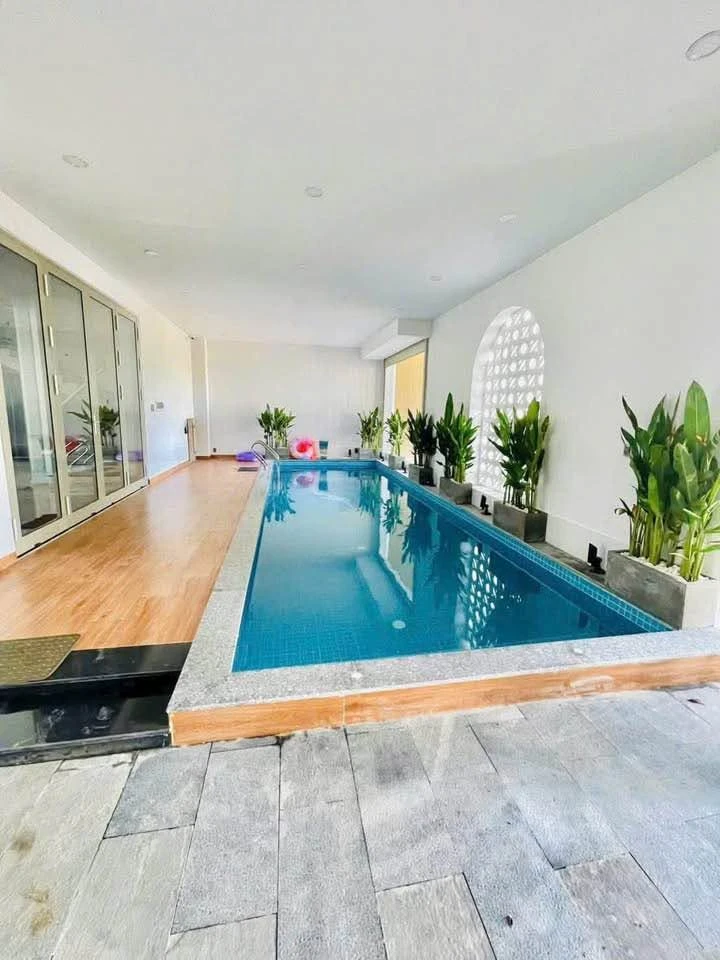 Cho thuê villa 6 phòng, 715m2, hồ bơi, Đà Nẵng - Ảnh 1