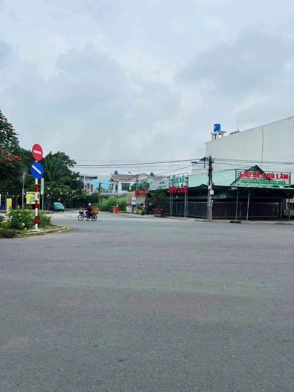 Bán nhà 1 trệt 1 lầu 96m² Bến Lức Long An gần chợ - Ảnh 1