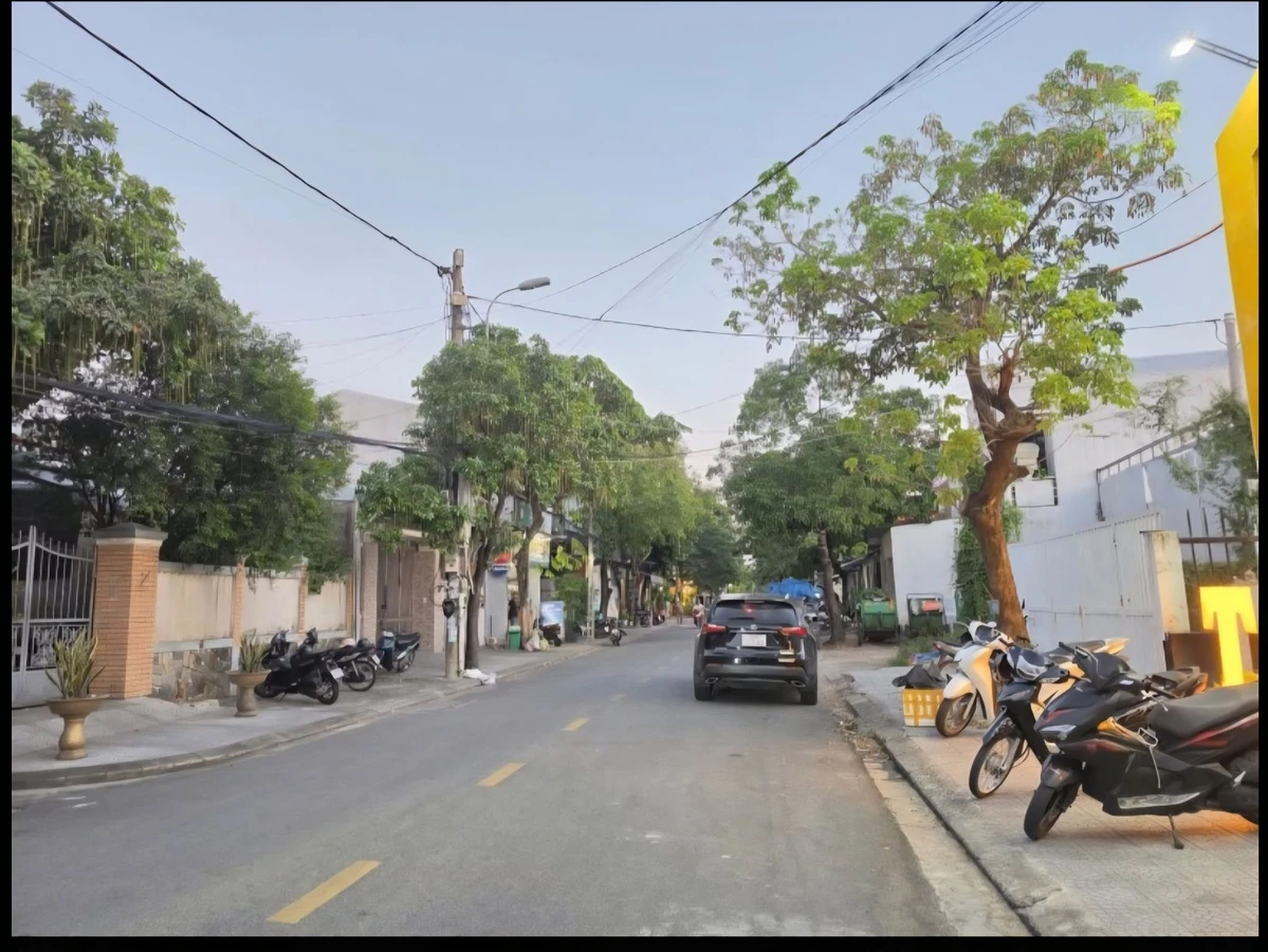 Bán nhà 2 tầng mặt phố 200m² Thụy Xuân Huế - Ảnh 1