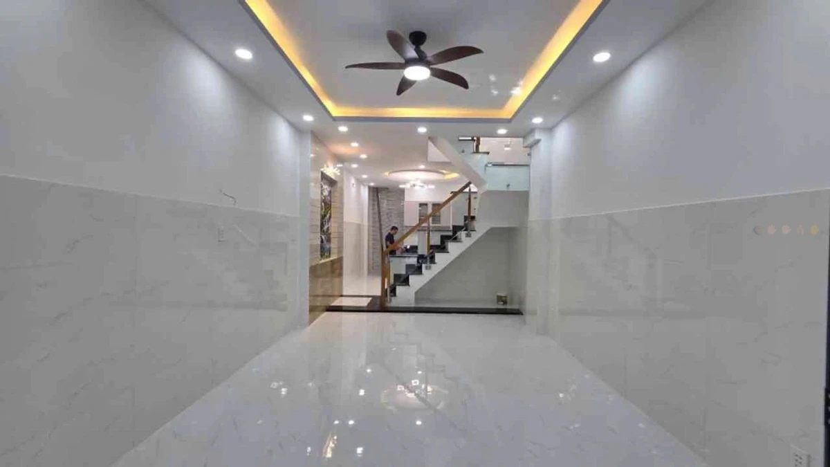 Bán nhà 2 tầng hẻm 6m gần chợ Bình Long, giáp Tân Phú, 3.9x14m, giá hơn 5 tỷ - Ảnh thu nhỏ 3
