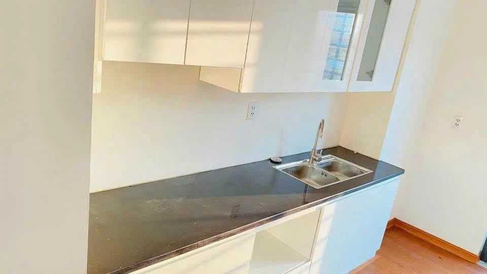 Cho thuê căn hộ 2PN 98m2 Trần Hưng Đạo Plaza 5.5tr/tháng - Ảnh 1