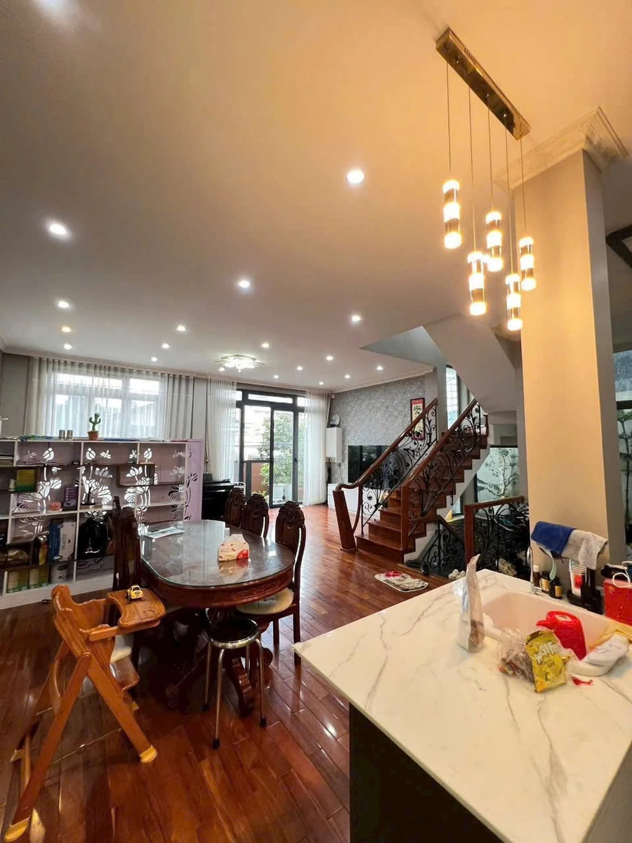 Bán nhà 2 tầng 4 phòng 101m² Đà Lạt 14 tỷ - Ảnh thu nhỏ 3