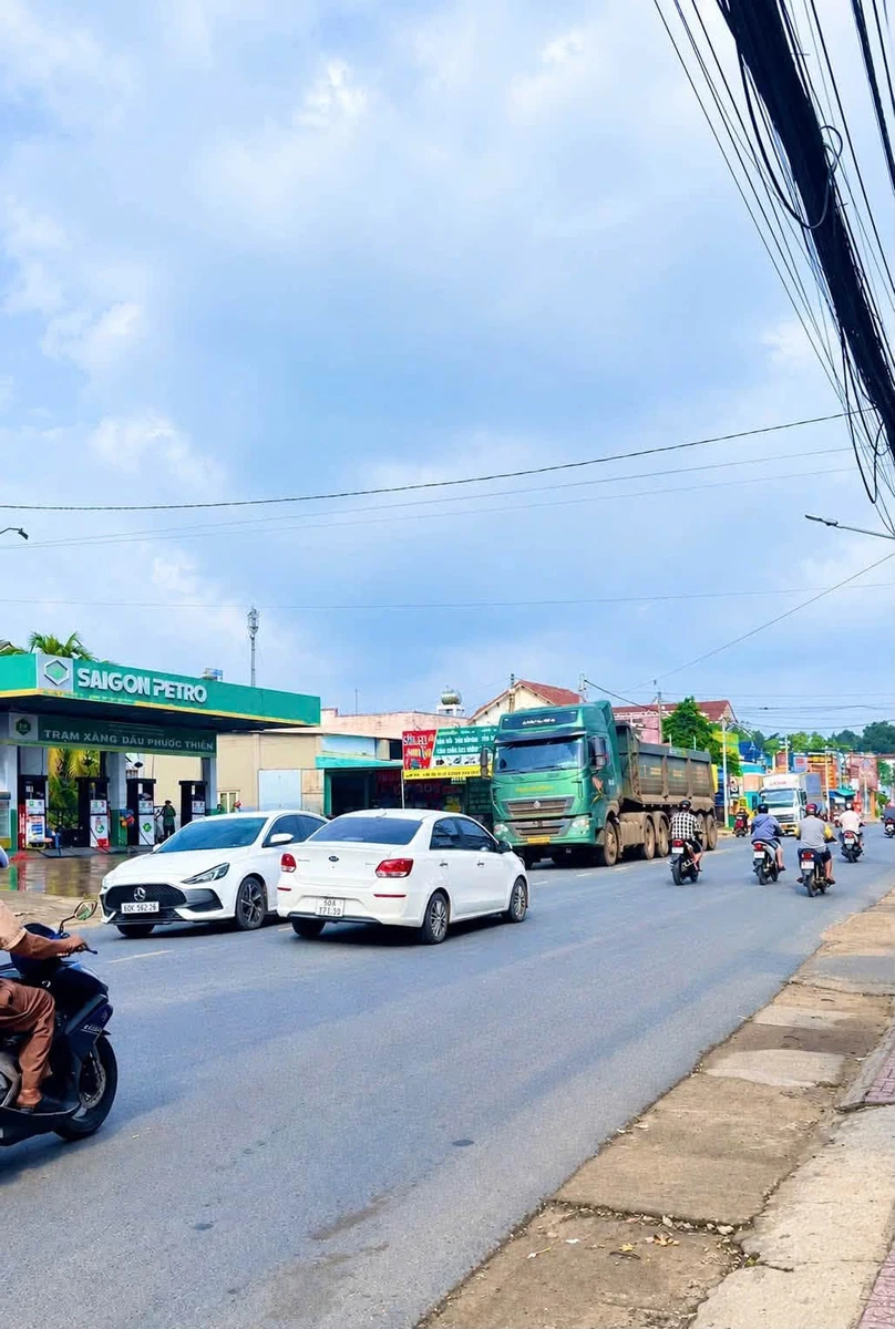 Bán nhà mặt tiền kinh doanh Lý Thái Tổ, Nhơn Trạch, 180m² - Ảnh 1