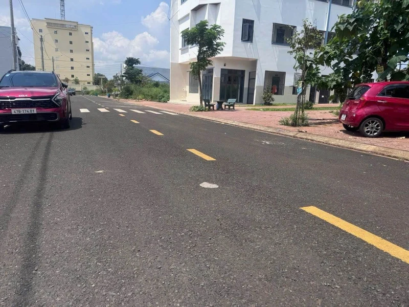 Bán đất mặt tiền Dương Quảng Hàm, Tân An, 5,7 tỷ, 110m²