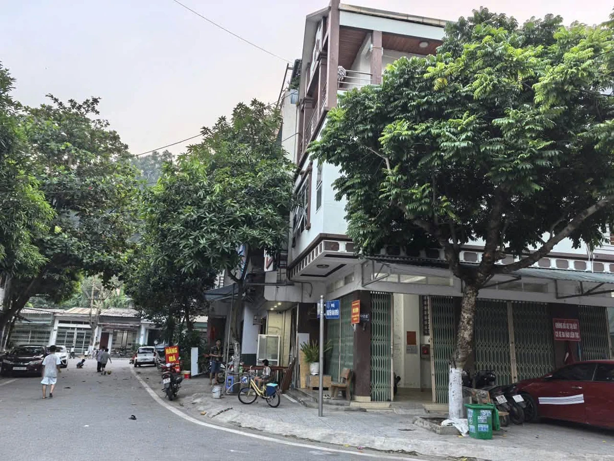 Bán nhà 2 mặt tiền 82m2 Nguyễn Văn Huyên Phú Nhuận - Ảnh thu nhỏ 3