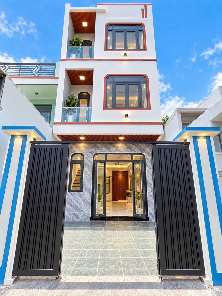 Bán nhà 1 trệt 2 lầu 68m² gần chợ Dĩ An, giá 4 tỷ - Ảnh 1
