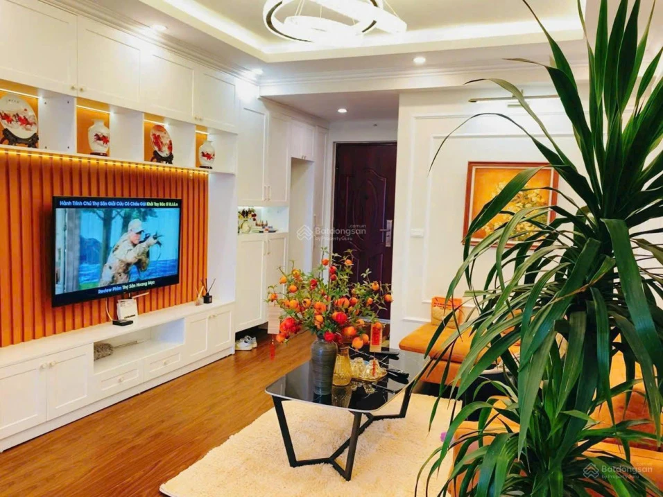 Chính chủ cần bán nhanh căn 04 tòa E tầng đẹp giá 2,1 tỷ bao phí, đã sẵn khách thuê lâu dài - Ảnh 1