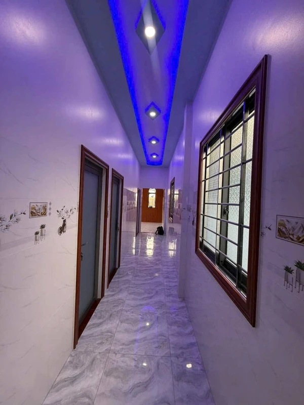 Bán nhà mới 194m2 mặt tiền, 3 phòng ngủ, Bến Lức