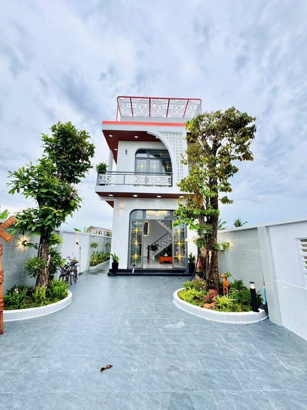 Bán nhà 1 trệt 1 lầu sân vườn 310m2, 3PN, Tân Kim, Cần Giuộc, Long An