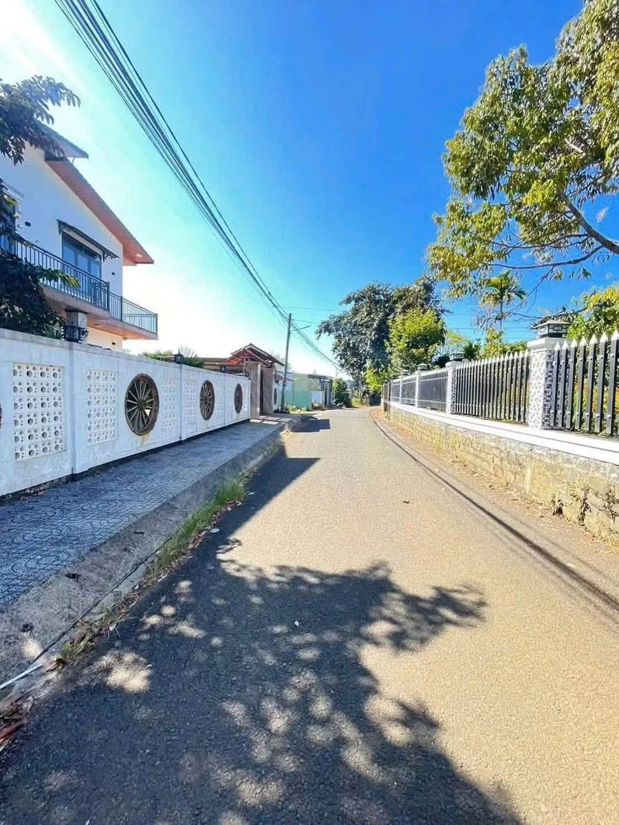 Bán đất 300m² hẻm Nguyễn Tri Phương, Bảo Lộc, 1 tỷ 9 - Ảnh 1
