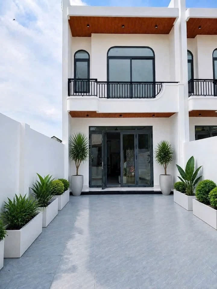 Bán nhà mặt tiền Nguyễn Trường Tộ 105m², 3PN, 3 tỷ 069 - Ảnh 1