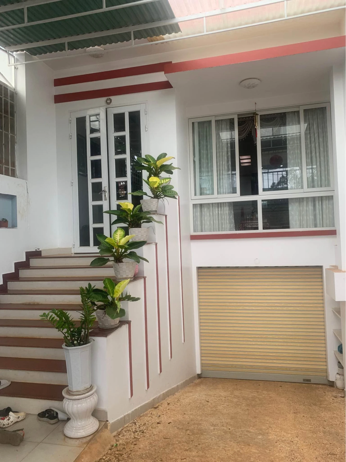Bán nhà mặt tiền Pleiku 250m², 3 phòng, 5,8 tỷ - Ảnh 1