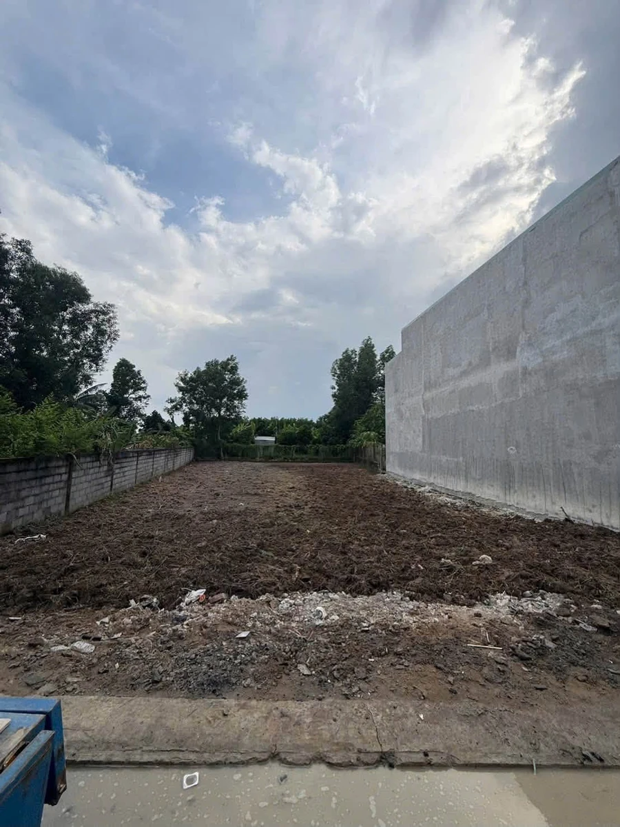 Bán đất vườn 600m2 sẵn 165m2 thổ cư, sổ hồng riêng, gần ngã tư Tân Triều - Ảnh 1