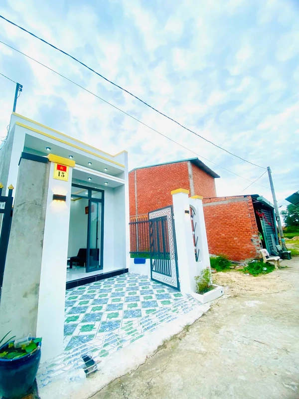 Bán nhà mới 100% hẻm betong 4m, 4x21m, 2 phòng ngủ, Trường Hoà, Tây Ninh giá 779 triệu