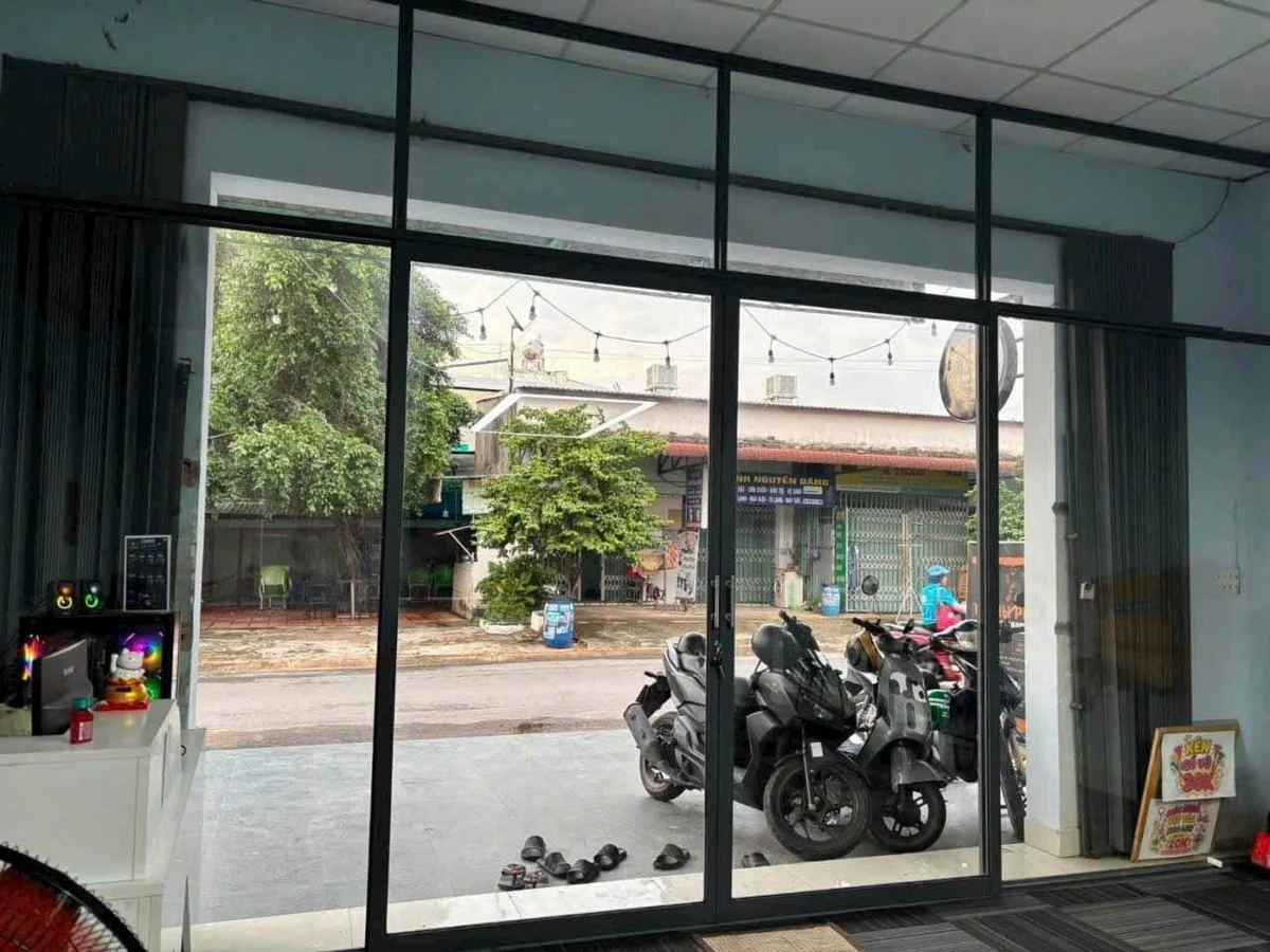 Cho thuê nhà kho mặt tiền 200m² gần TTYT Dĩ An, 12 triệu/tháng - Ảnh thu nhỏ 4