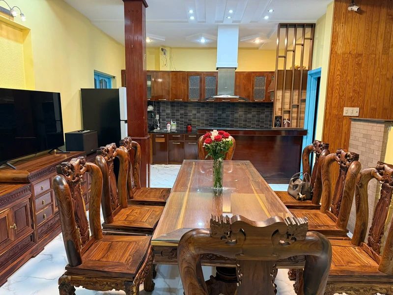 Bán nhà mặt tiền 353m² Triệu Việt Vương Đà Lạt 35 tỷ
