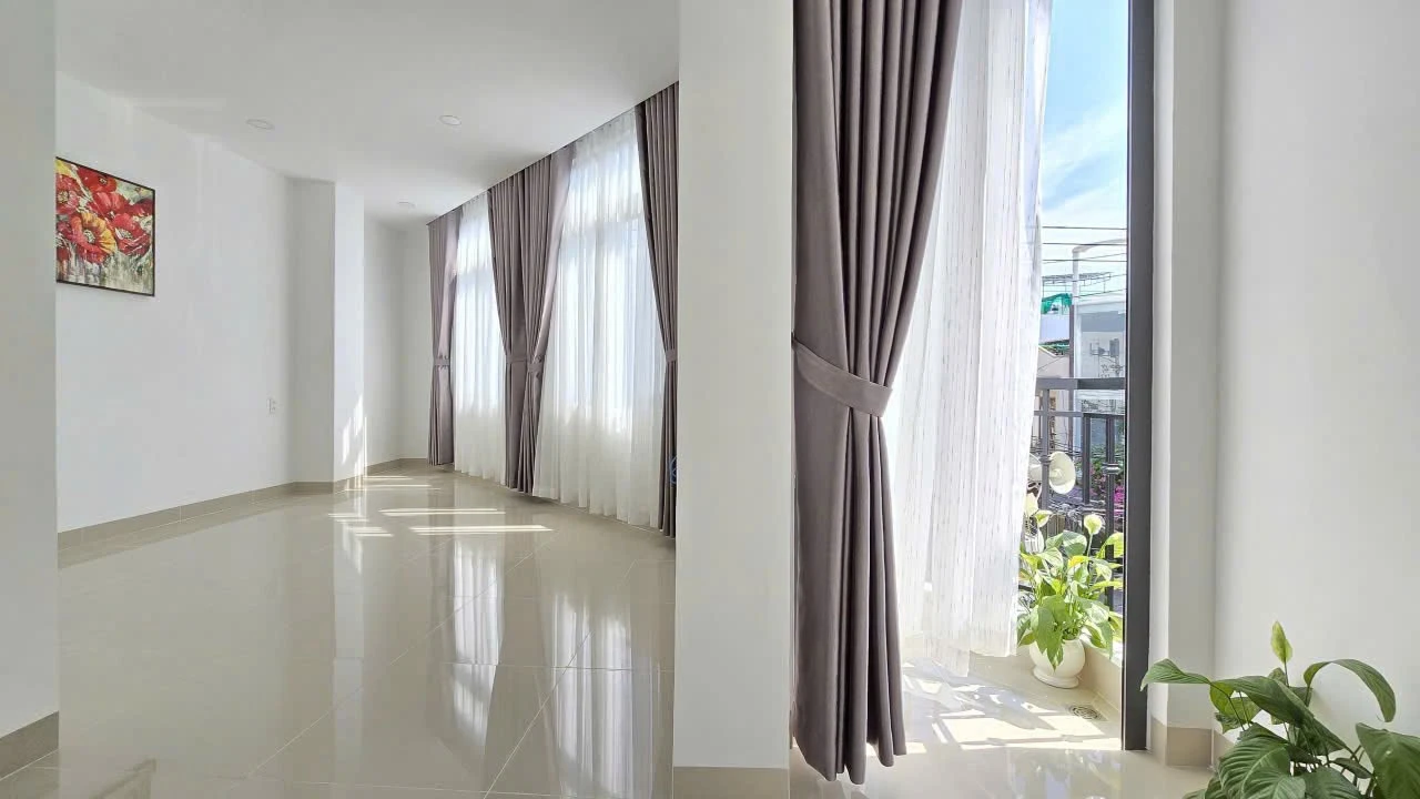 Bán nhà 4 tầng căn góc 140m2 Nha Trang 8,5 tỷ - Ảnh 1