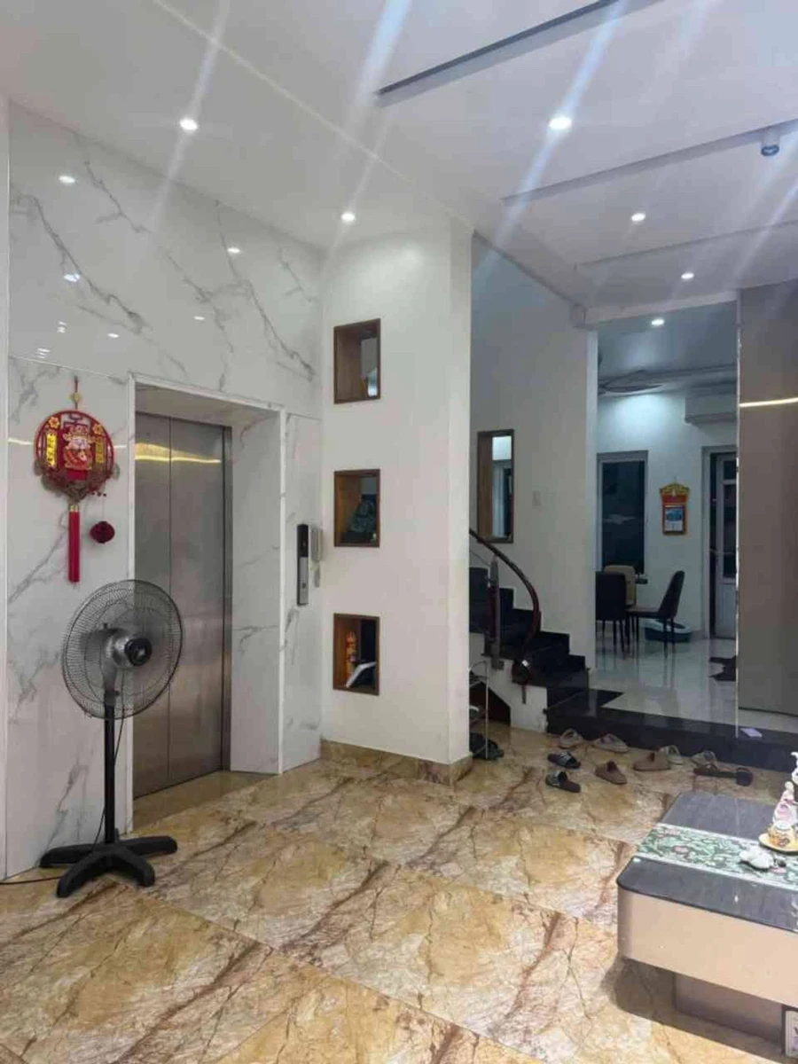 Bán nhà 90m2 hơn 11 tỷ mặt tiền 7.2m trung tâm - Ảnh thu nhỏ 2