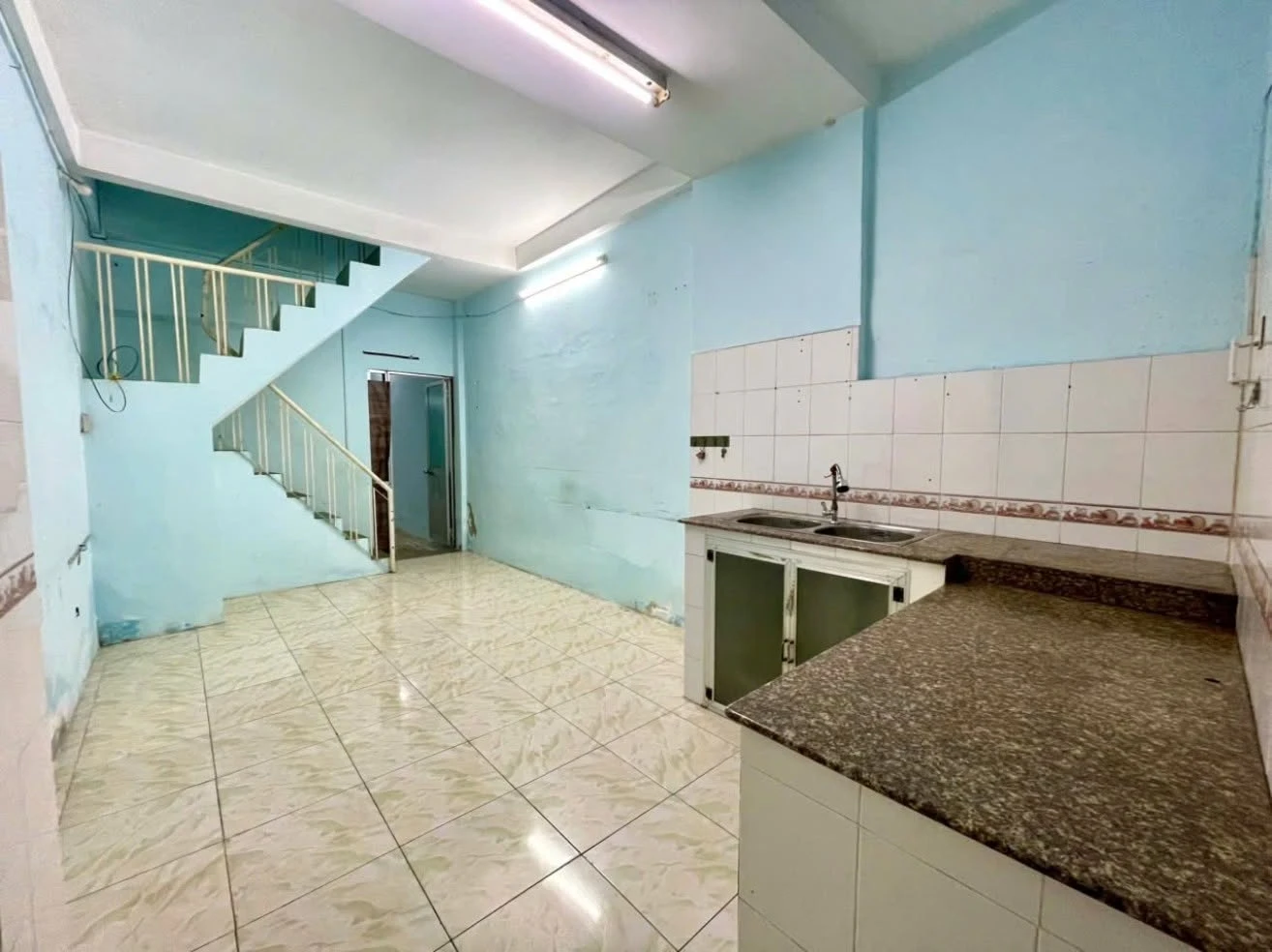 Bán nhà 2 mặt tiền hẻm ô tô 60m2 Gò Vấp 5,99 tỷ - Ảnh 1