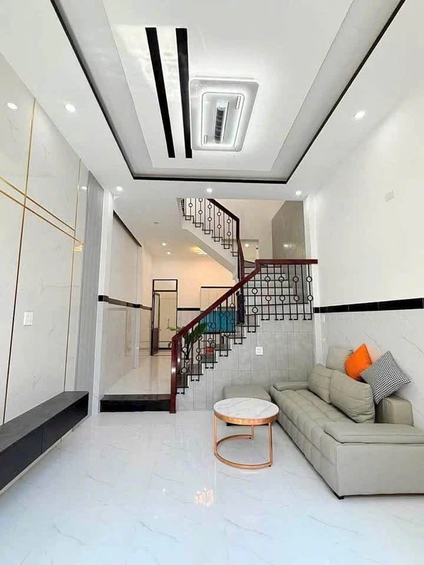 Bán nhà 3 tầng 47m² Hoàng Văn Thụ Quy Nhơn, 3 tỷ 680 triệu
