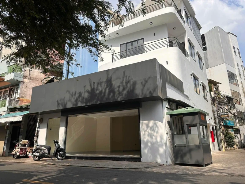 Cho thuê nhà mặt tiền góc Bùi Thị Xuân, Tân Bình 107m² 45 triệu/tháng