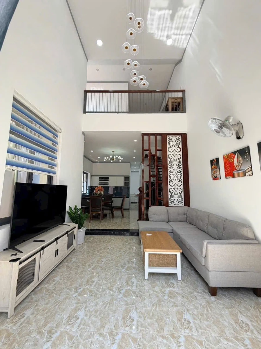 Bán nhà 1 trệt 1 lầu 150m2 full nội thất hẻm nhựa Y Wang, Ea Kao, Buôn Ma Thuột - Ảnh thu nhỏ 2