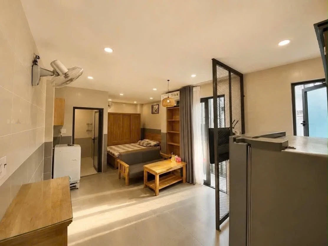 Bán nhà 4 tầng 7x6m, 4 officetel, gần Lê Văn Sỹ - Huỳnh Văn Bánh, Phú Nhuận, 6,5 tỷ - Ảnh 1