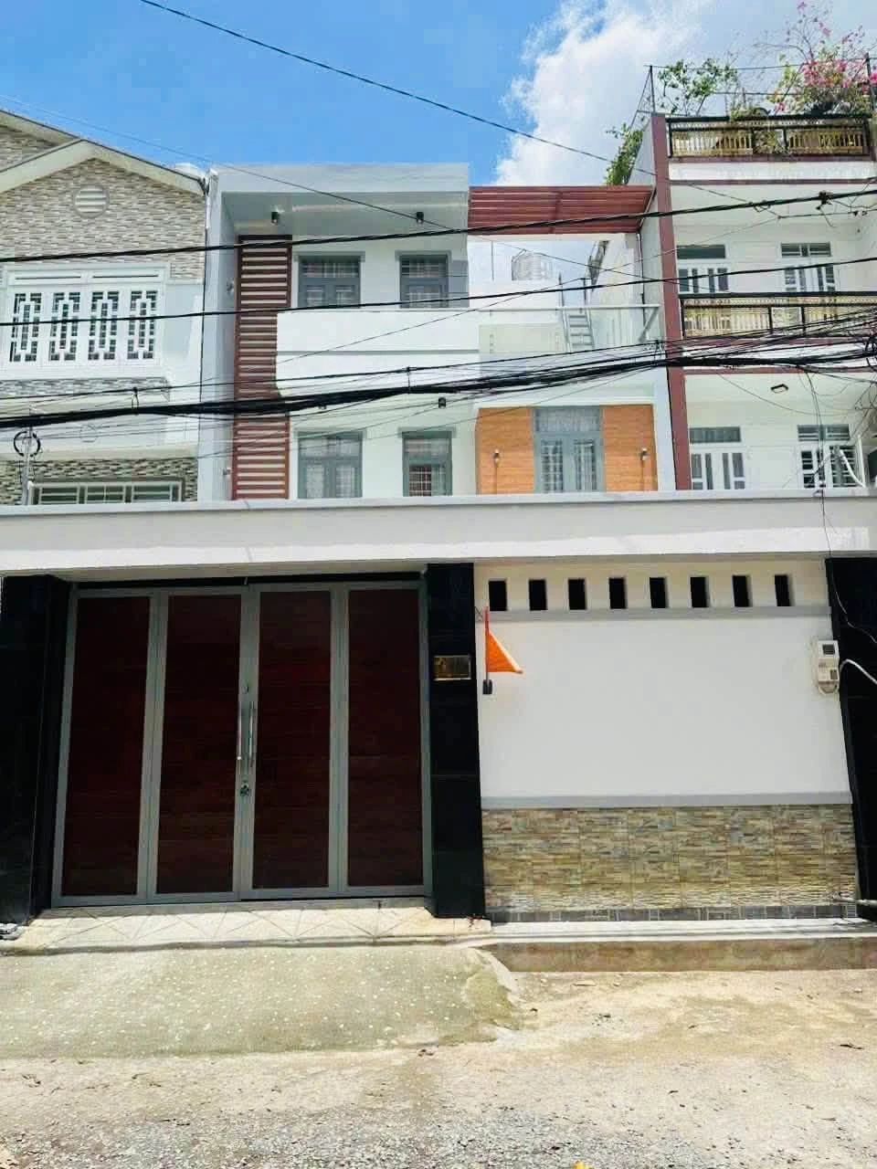 Cho thuê nhà mặt tiền 105m² 4PN Thạnh Lộc - Ảnh 1