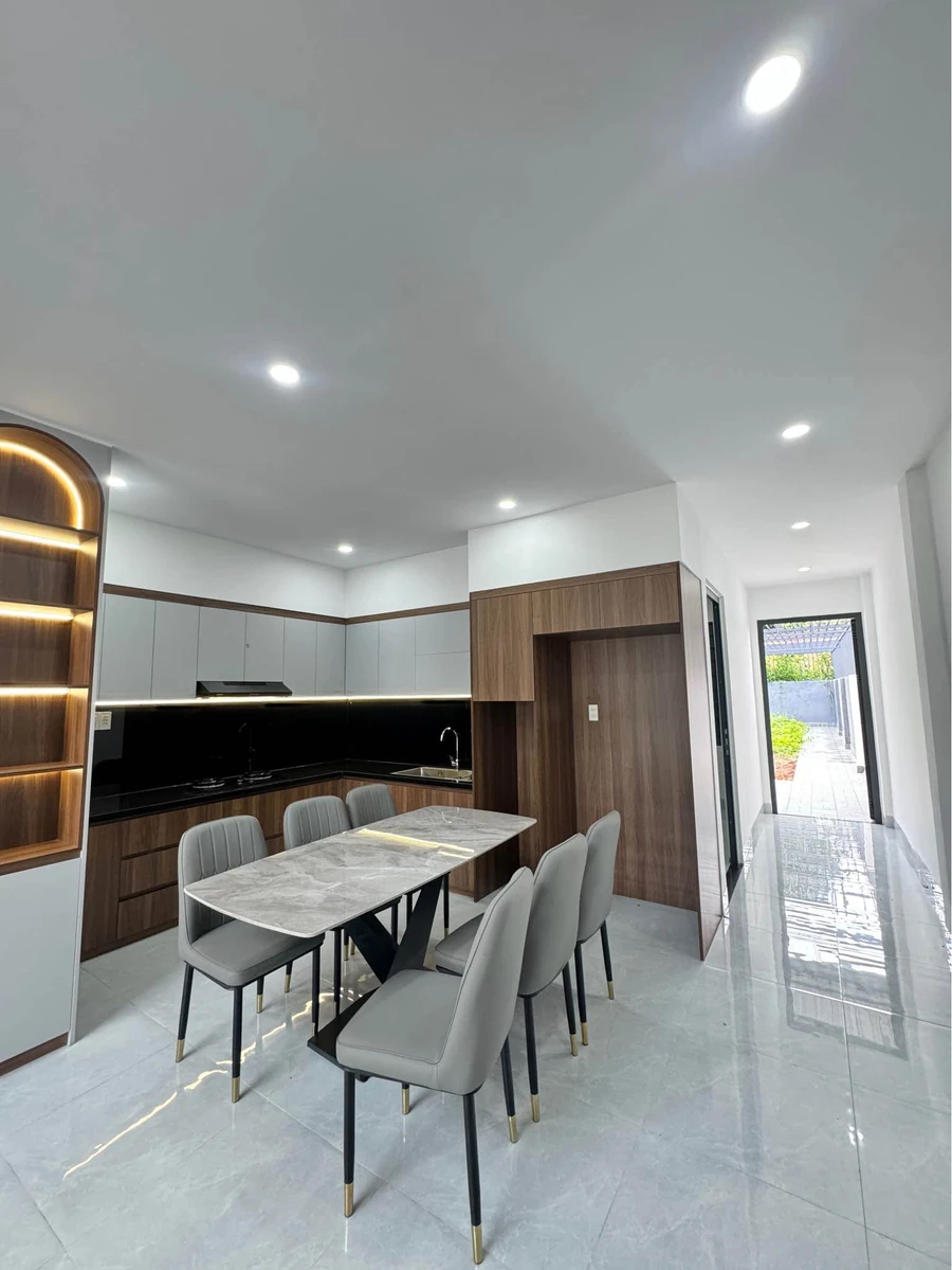 Bán nhà mê lửng 3PN 180m² full nội thất 2 tỷ 590 triệu Bình Dương - Ảnh thu nhỏ 4