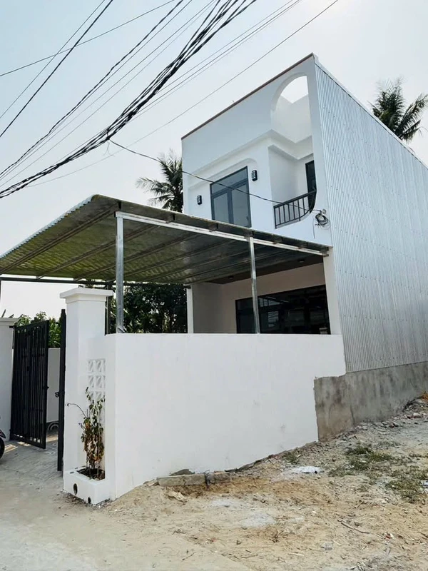 Bán nhà 3PN Quảng Ngãi 105m2 giá 2.3 tỷ