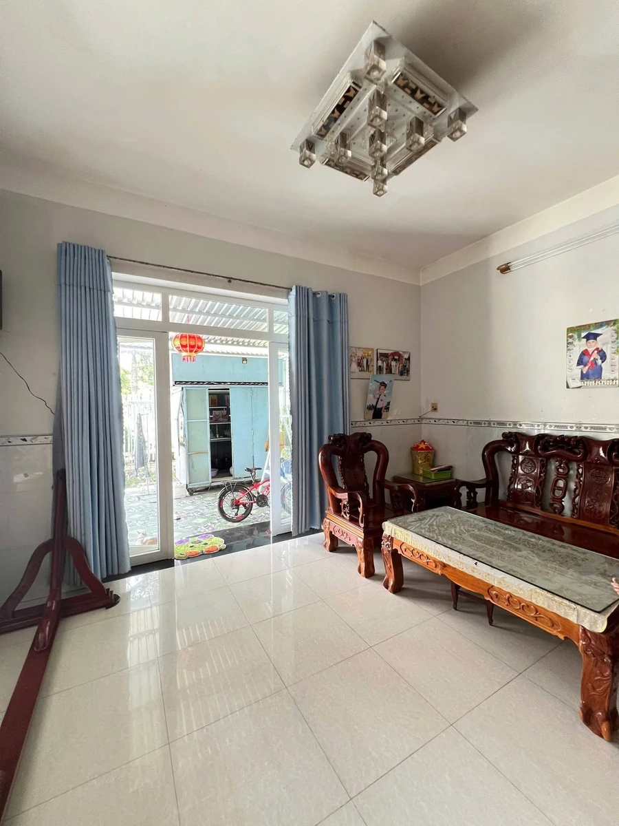 Bán nhà 3 phòng ngủ Lê Hoàn Rạch Giá 6 tỷ 2 - Ảnh thu nhỏ 4