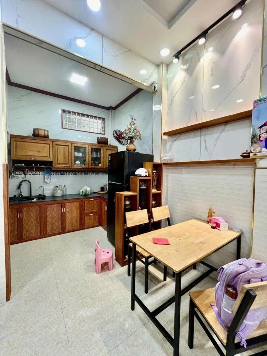 Bán nhà 3 tầng 4PN 100m2 đường Nguyễn Ánh Thủ, Tân Thới Hiệp, Quận 12 giá 6,5 tỷ - Ảnh thu nhỏ 3