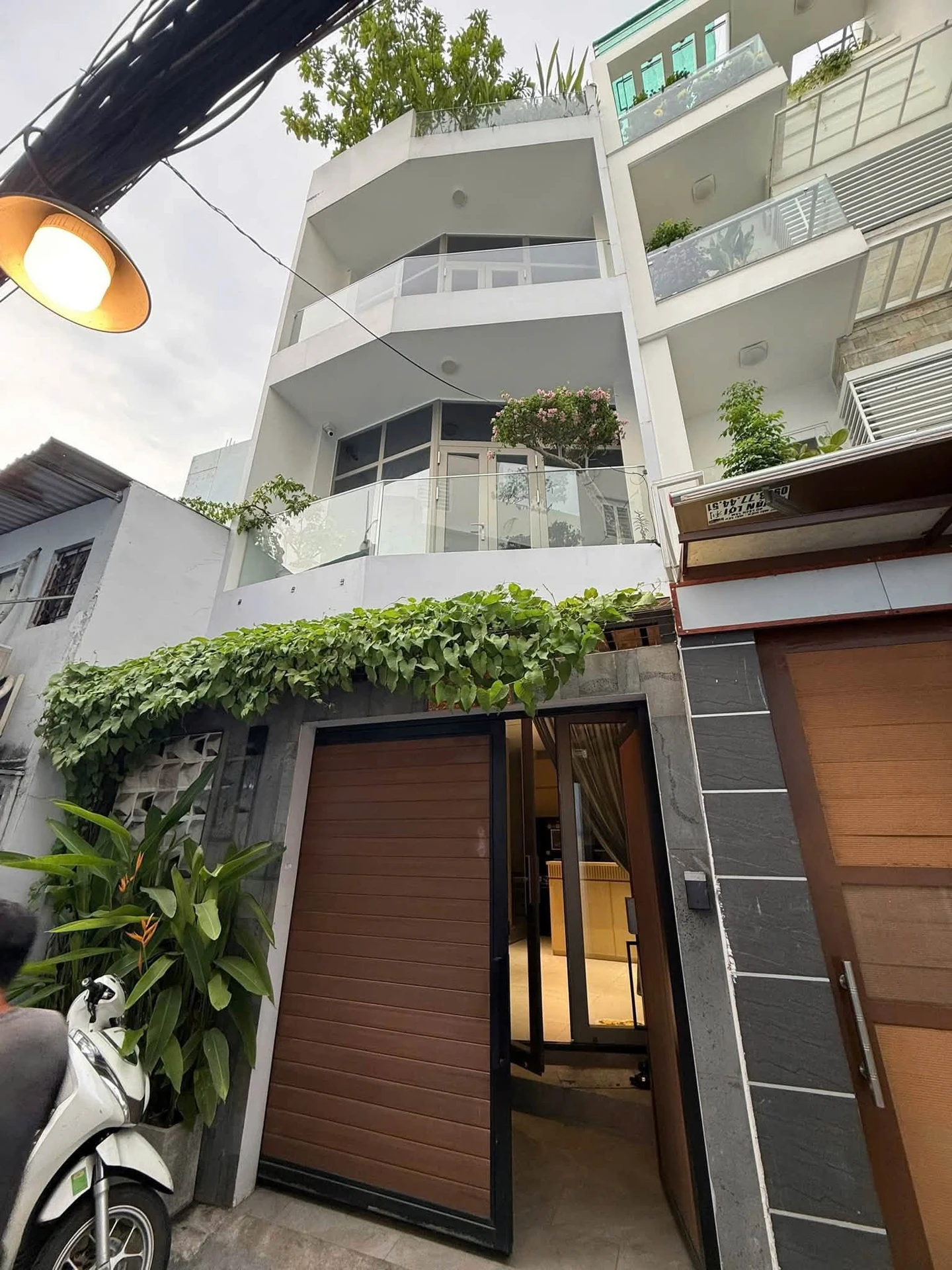 Bán nhà hẻm xe hơi Lạc Long Quân Quận 11, 4,5x9m, 4 tầng, nhỉnh 6 tỷ - Ảnh 1