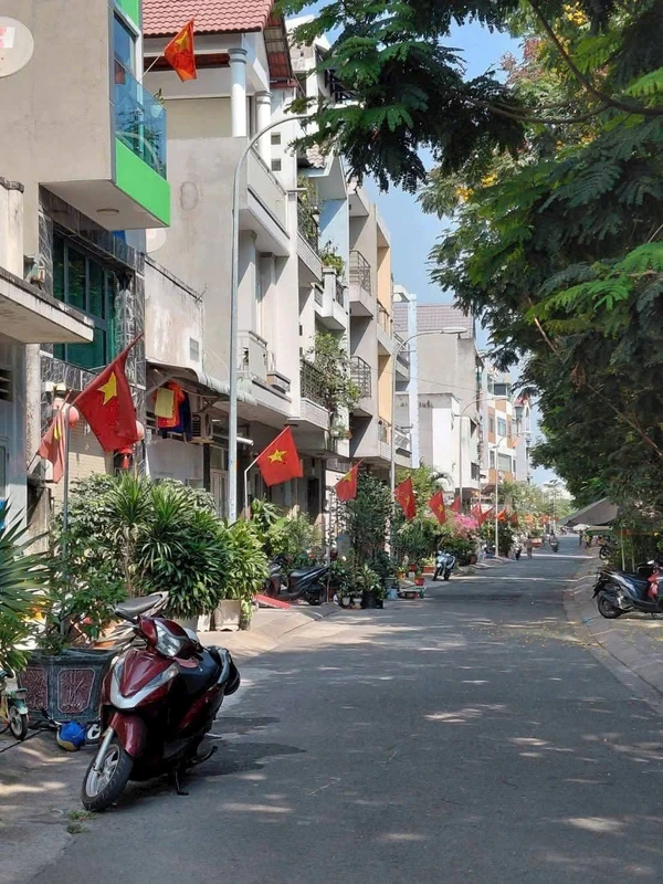 Nhà bán 4 tầng 119m2 Linh Xuân Thủ Đức, SHR