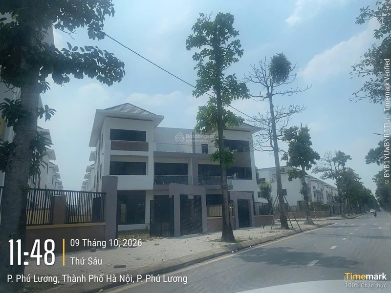 Bán biệt thự 300m2, xây 3,5 tầng, đường 25m trục chính kinh doanh tốt