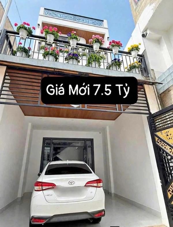 Bán nhà 3 tầng 83m2, 5 phòng ngủ, 6WC, sổ riêng tại Mê Linh, Phường 9, Đà Lạt