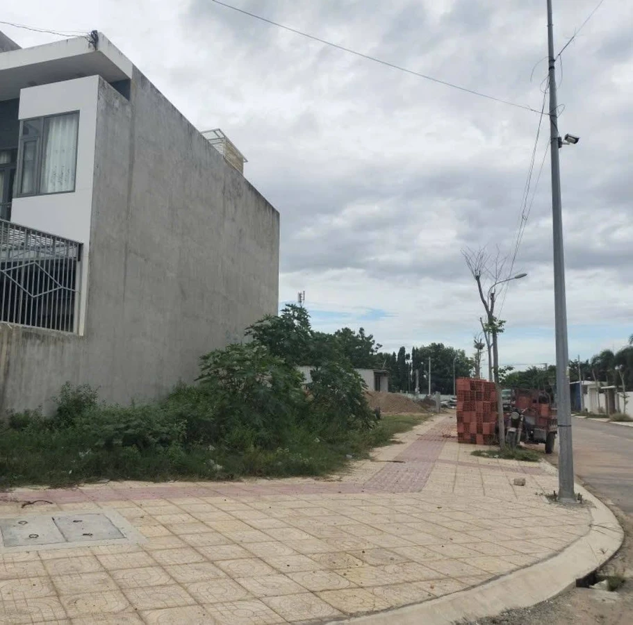 Bán lô góc đất 87,4m2 Phạm Ngọc Thạch Khánh Hòa 2 tỷ 450 - Ảnh thu nhỏ 3
