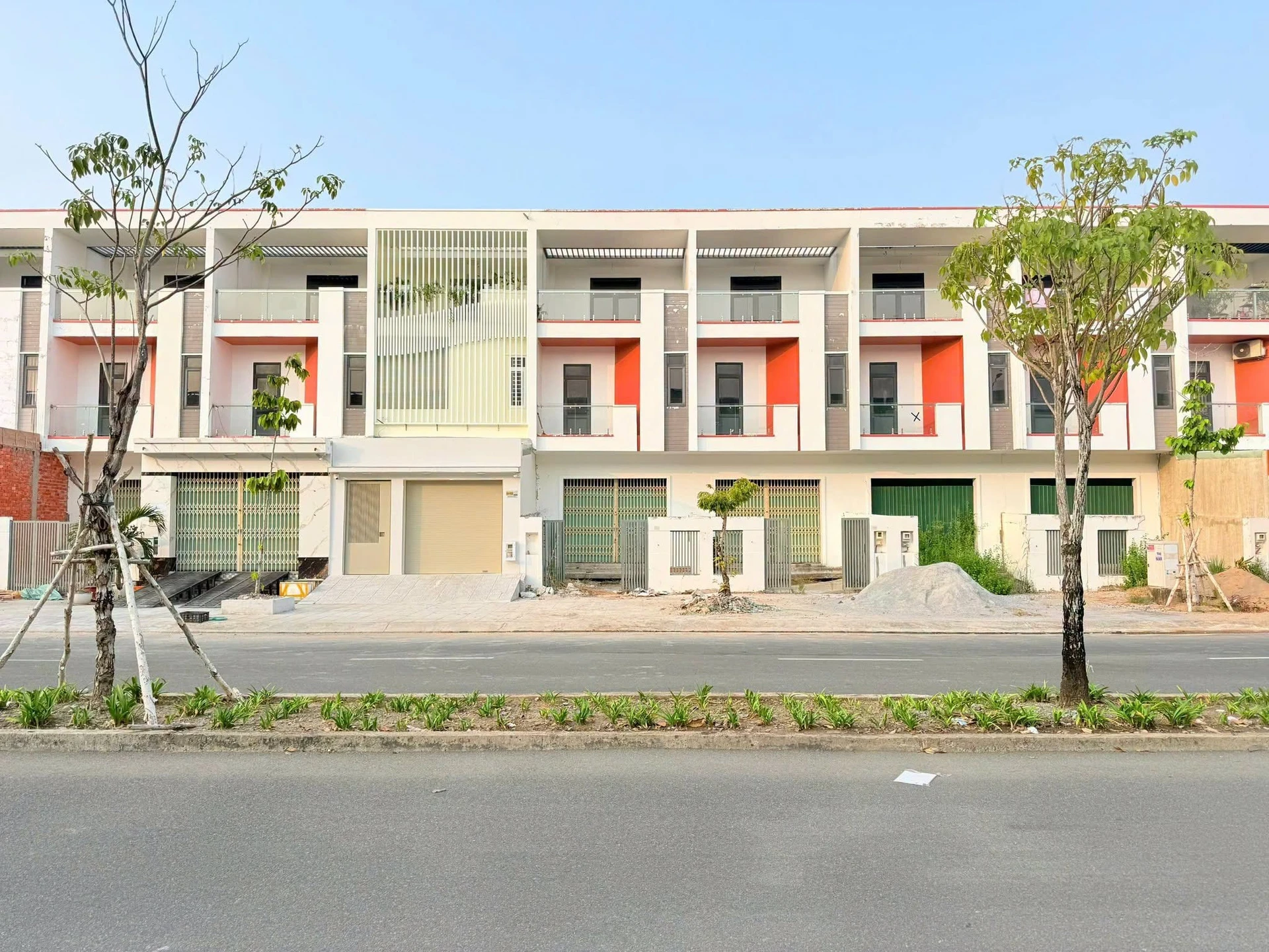 Bán nhà thô 110m2 2 lầu Rạch Giá 2 tỷ - Ảnh 1