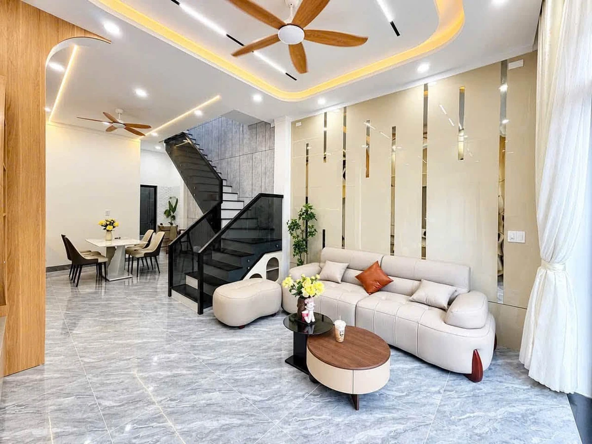 Bán nhà 1 trệt 1 lầu 3PN hẻm ô tô 4,2x15m giá 2,79 tỷ tại Trảng Dài, Đồng Nai - Ảnh thu nhỏ 3