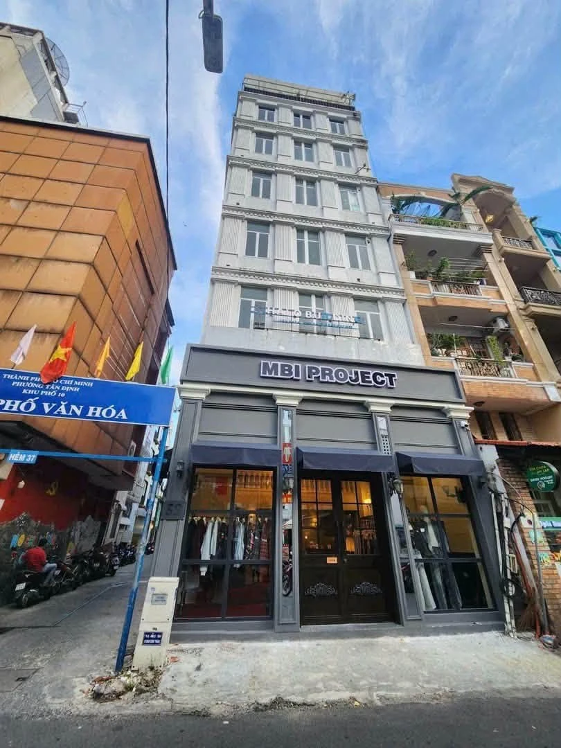 Bán shophouse mặt tiền 605m² Quận 1, dòng tiền 150tr/tháng - Ảnh 1